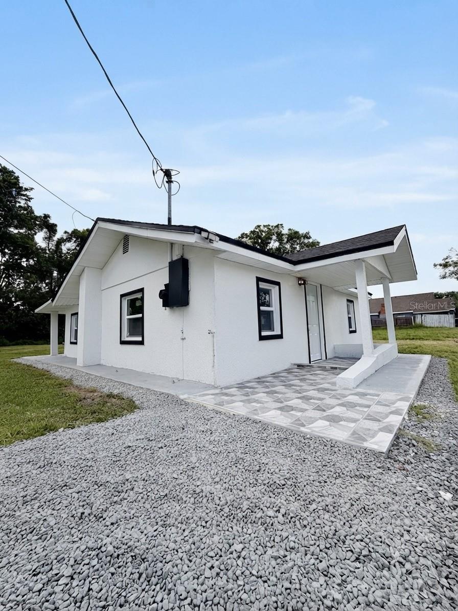 Single Family Residence in ORLANDO, FL - Daniel Dourado