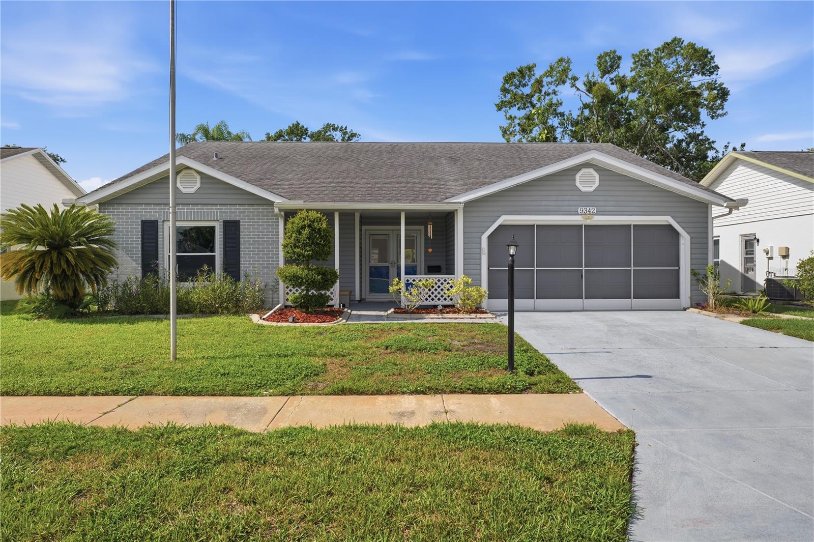 Single Family Residence in NEW PORT RICHEY, FL - Daniel Dourado