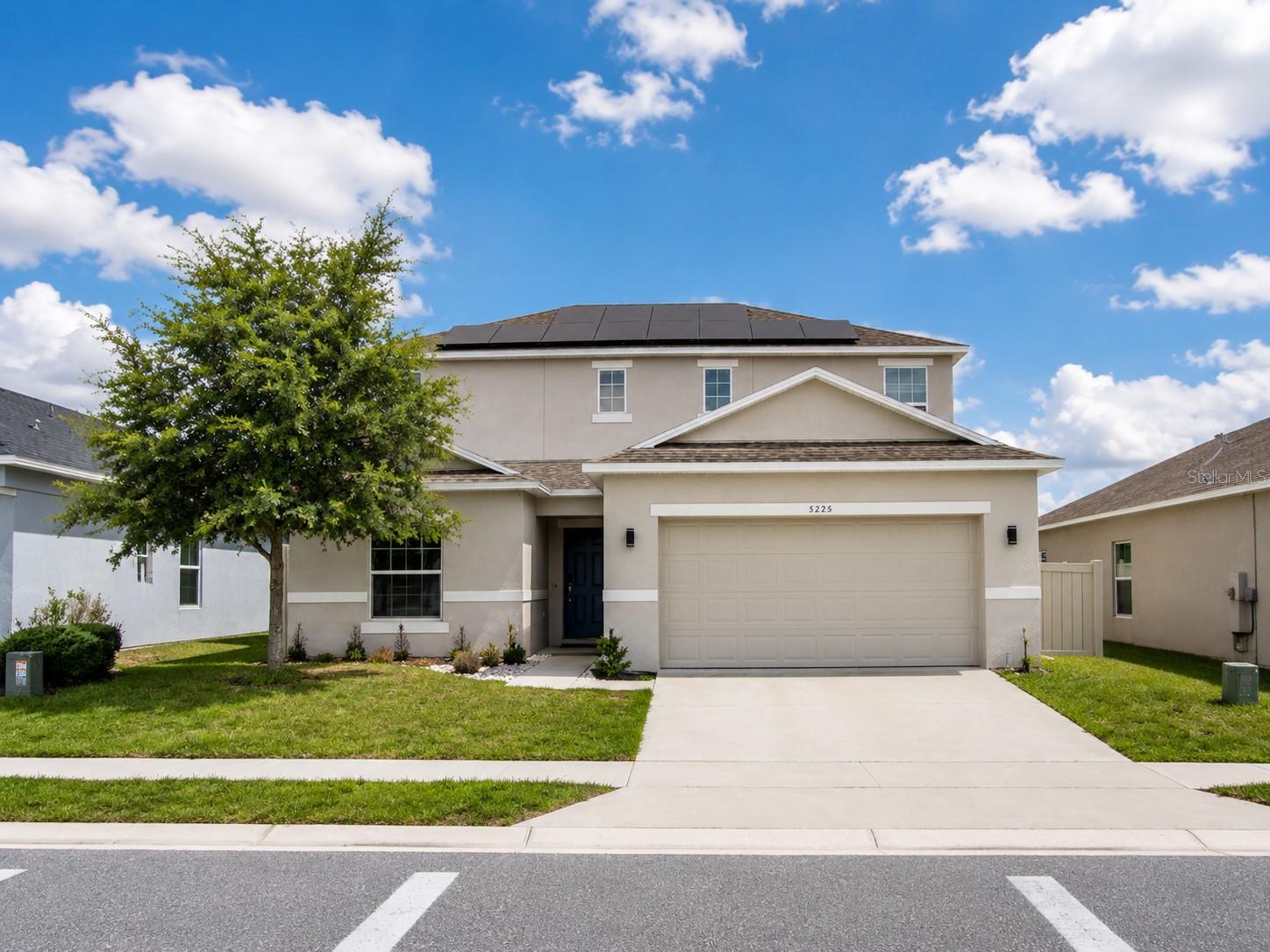 Single Family Residence in DAVENPORT, FL - Daniel Dourado