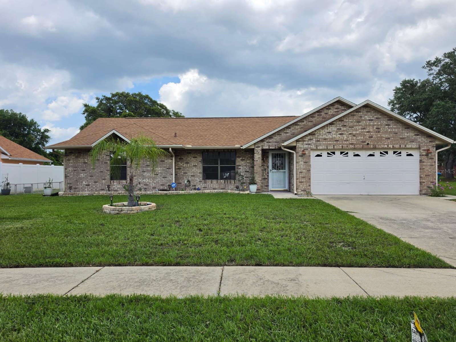 Single Family Residence em DELTONA, FL - Daniel Dourado
