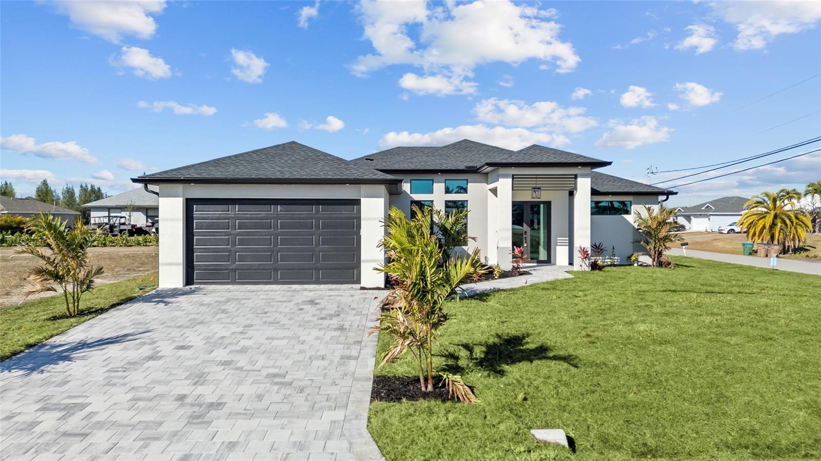 Single Family Residence em CAPE CORAL, FL - Daniel Dourado