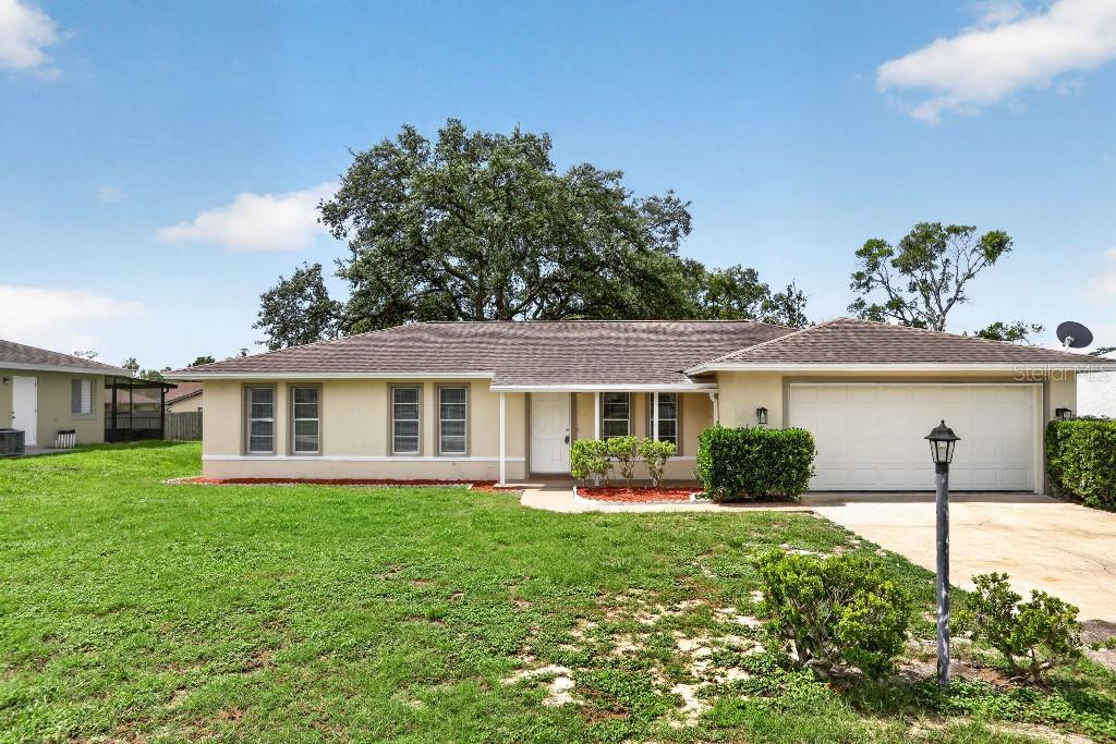 Single Family Residence em DELTONA, FL - Daniel Dourado
