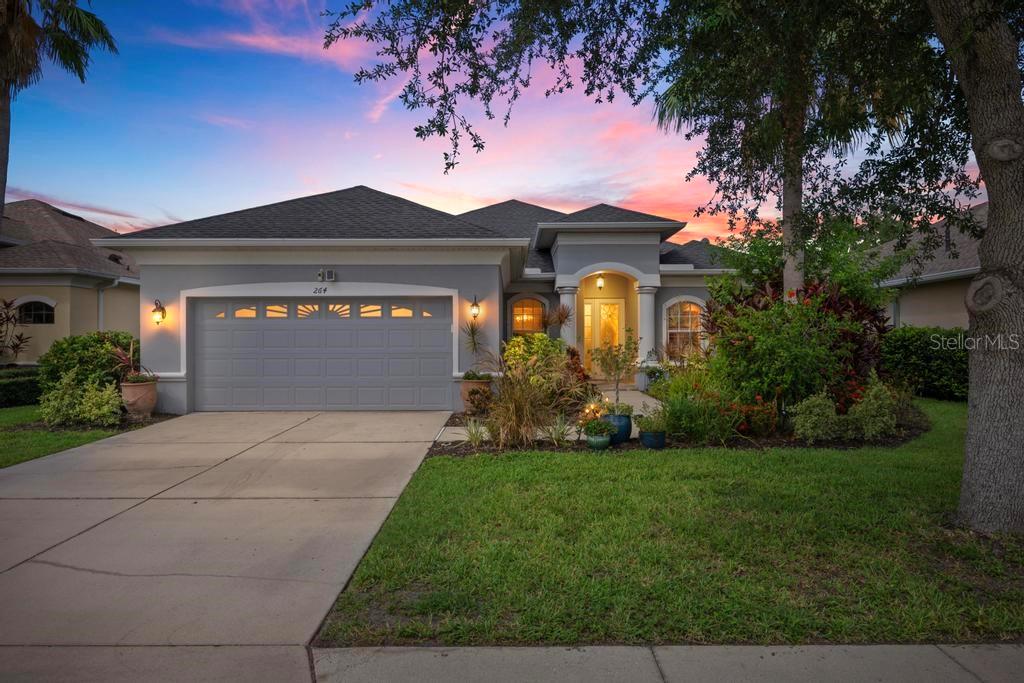Single Family Residence in BRADENTON, FL - Daniel Dourado
