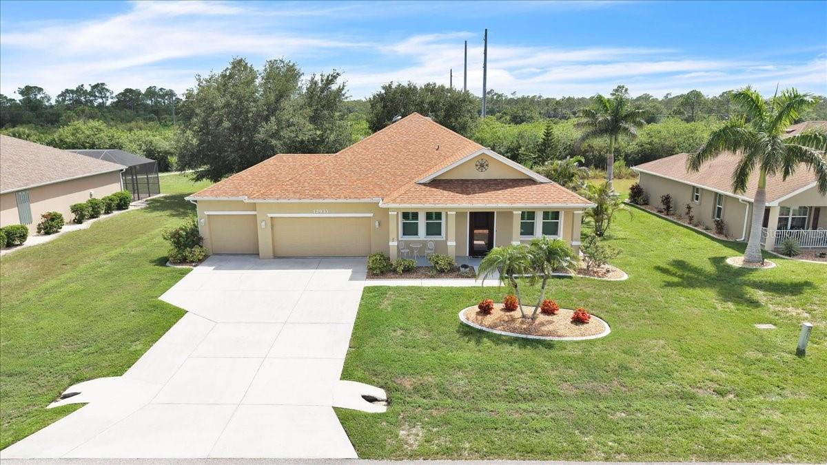 Single Family Residence in LAKE SUZY, FL - Daniel Dourado