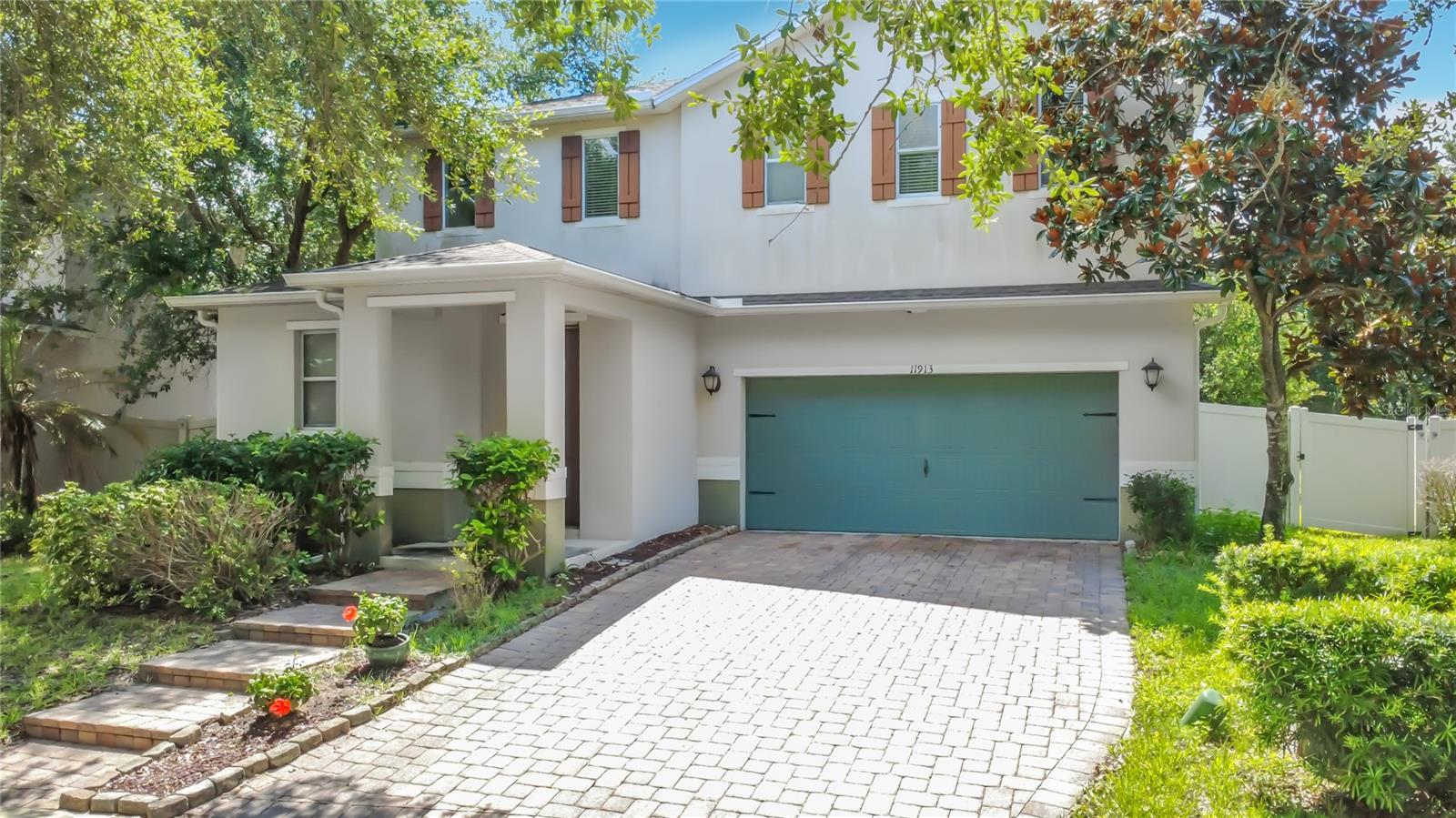 Single Family Residence in ORLANDO, FL - Daniel Dourado