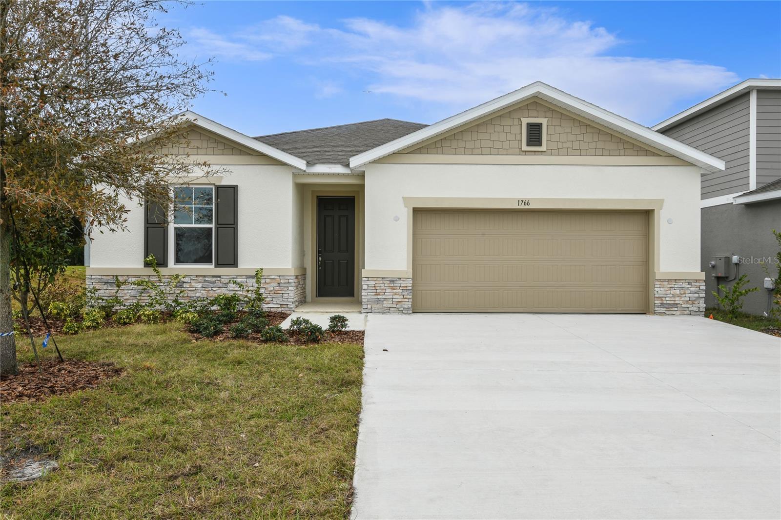 Single Family Residence em DELAND, FL - Daniel Dourado
