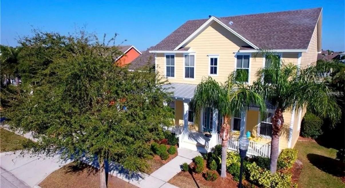 Single Family Residence in APOLLO BEACH, FL - Daniel Dourado