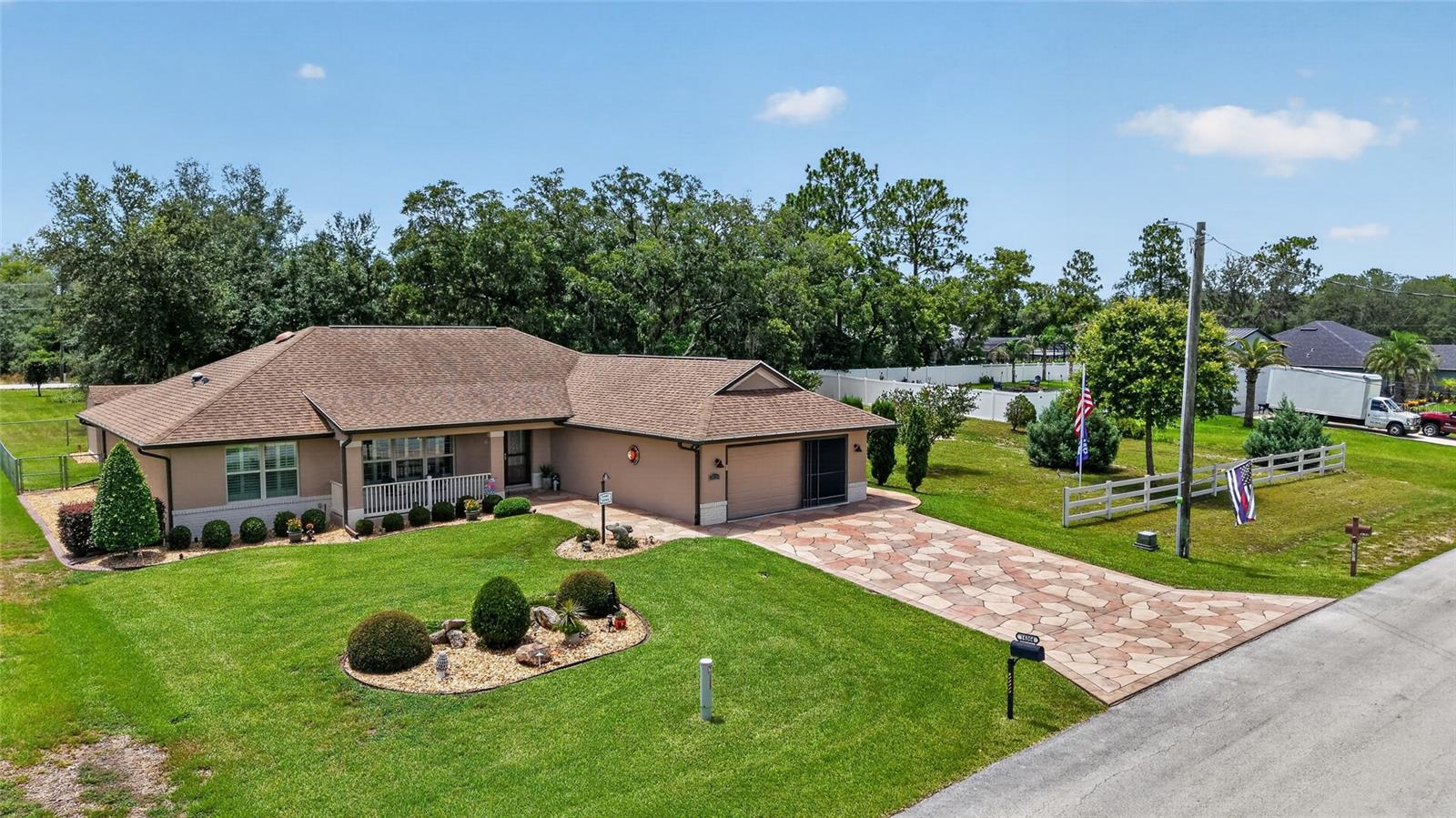 Single Family Residence in SUMMERFIELD, FL - Daniel Dourado
