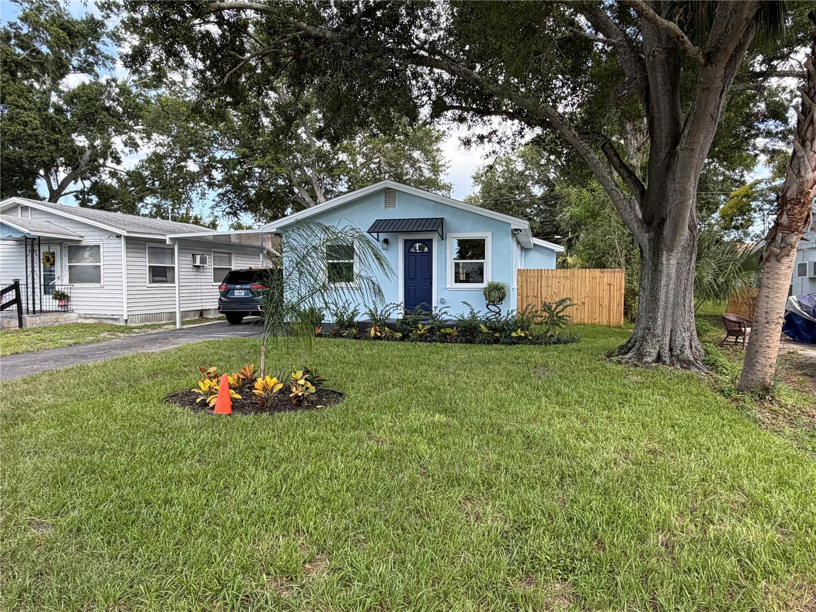 Single Family Residence in PINELLAS PARK, FL - Daniel Dourado
