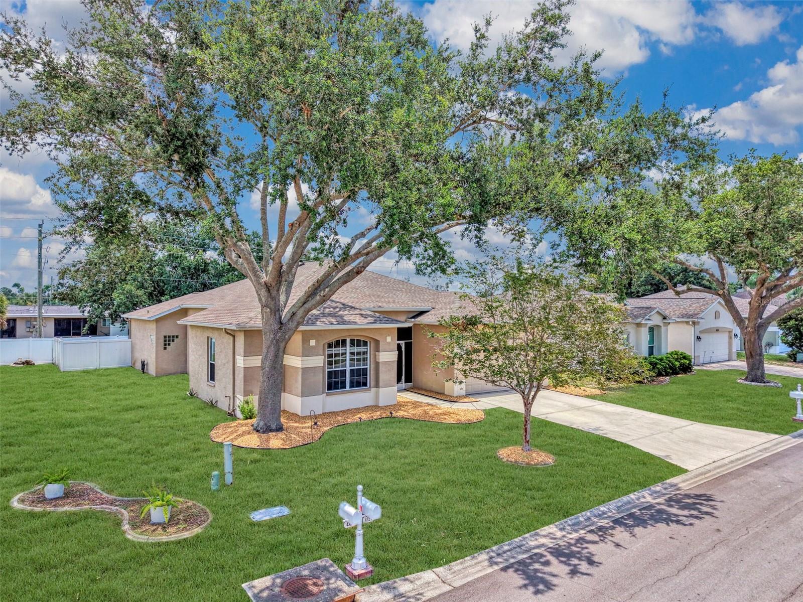 Single Family Residence in VENICE, FL - Daniel Dourado