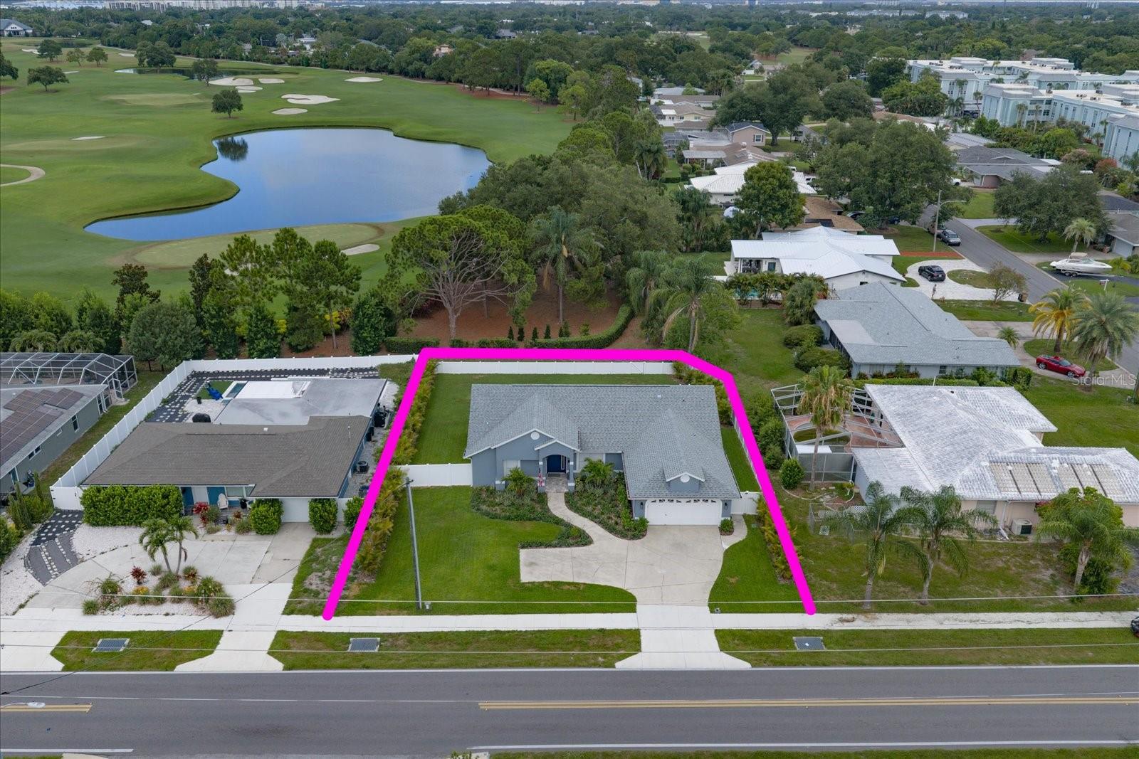 Single Family Residence em BELLEAIR, FL - Daniel Dourado
