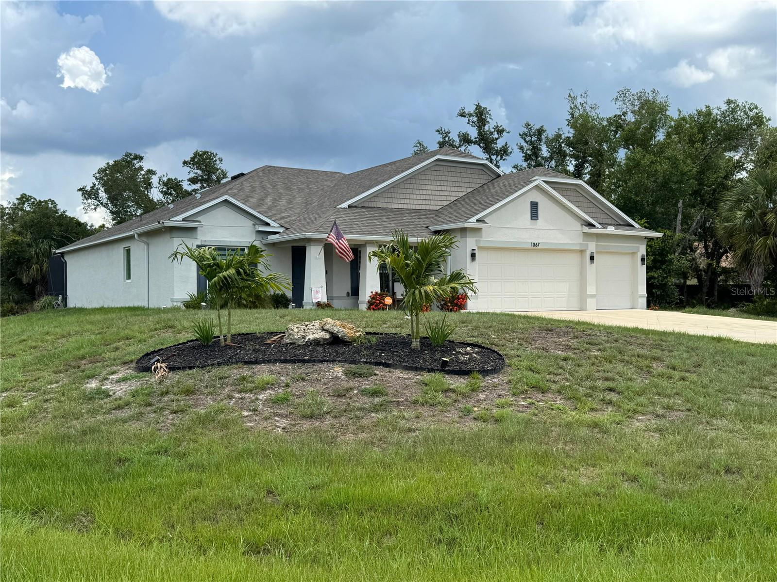 Single Family Residence em PORT CHARLOTTE, FL - Daniel Dourado