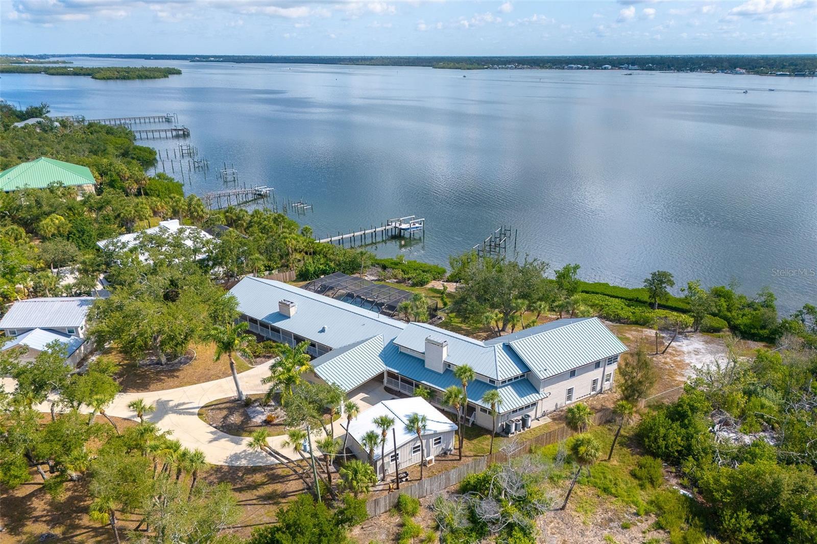 Single Family Residence em ENGLEWOOD, FL - Daniel Dourado