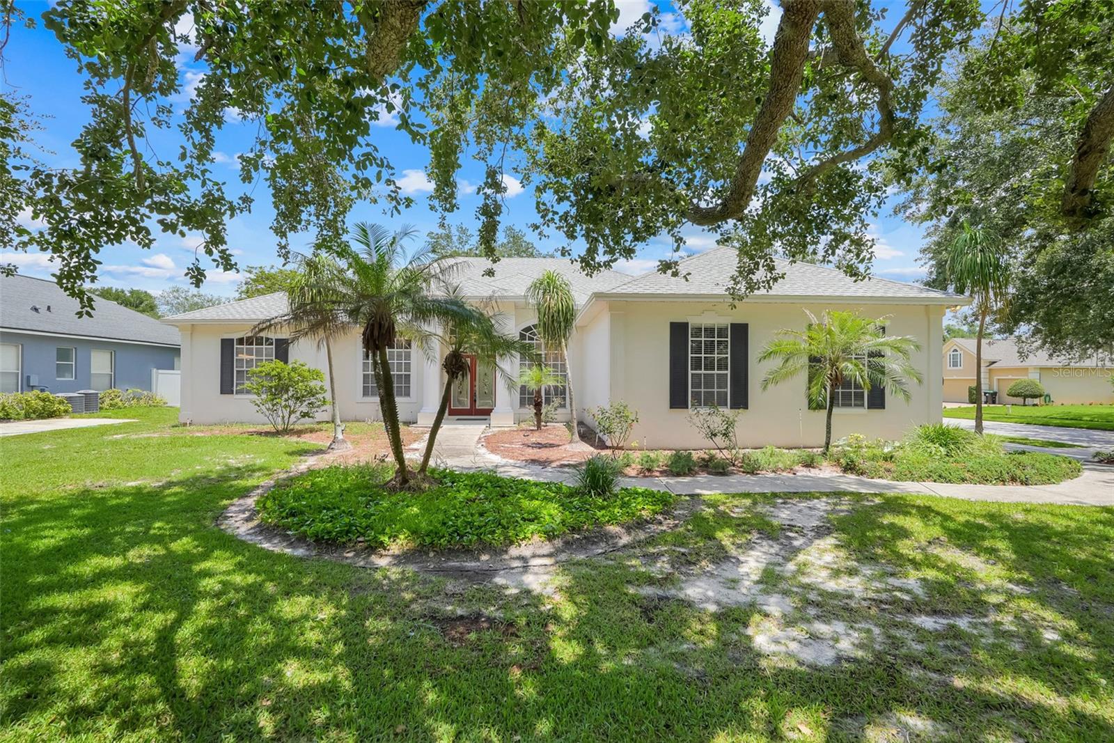 Single Family Residence in ORLANDO, FL - Daniel Dourado