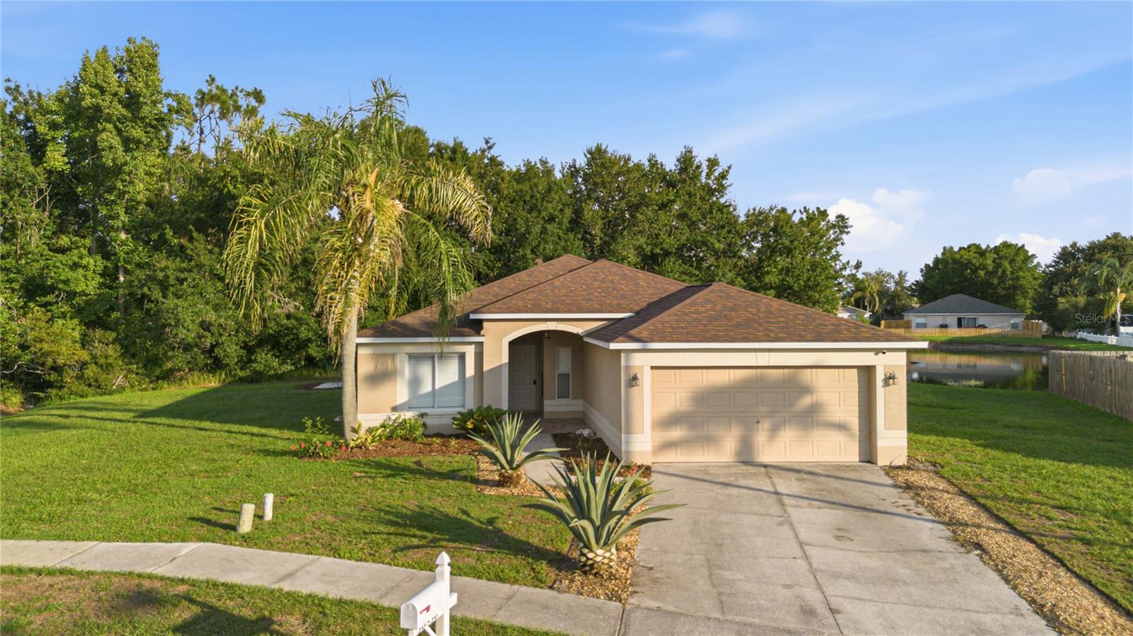Single Family Residence in WESLEY CHAPEL, FL - Daniel Dourado