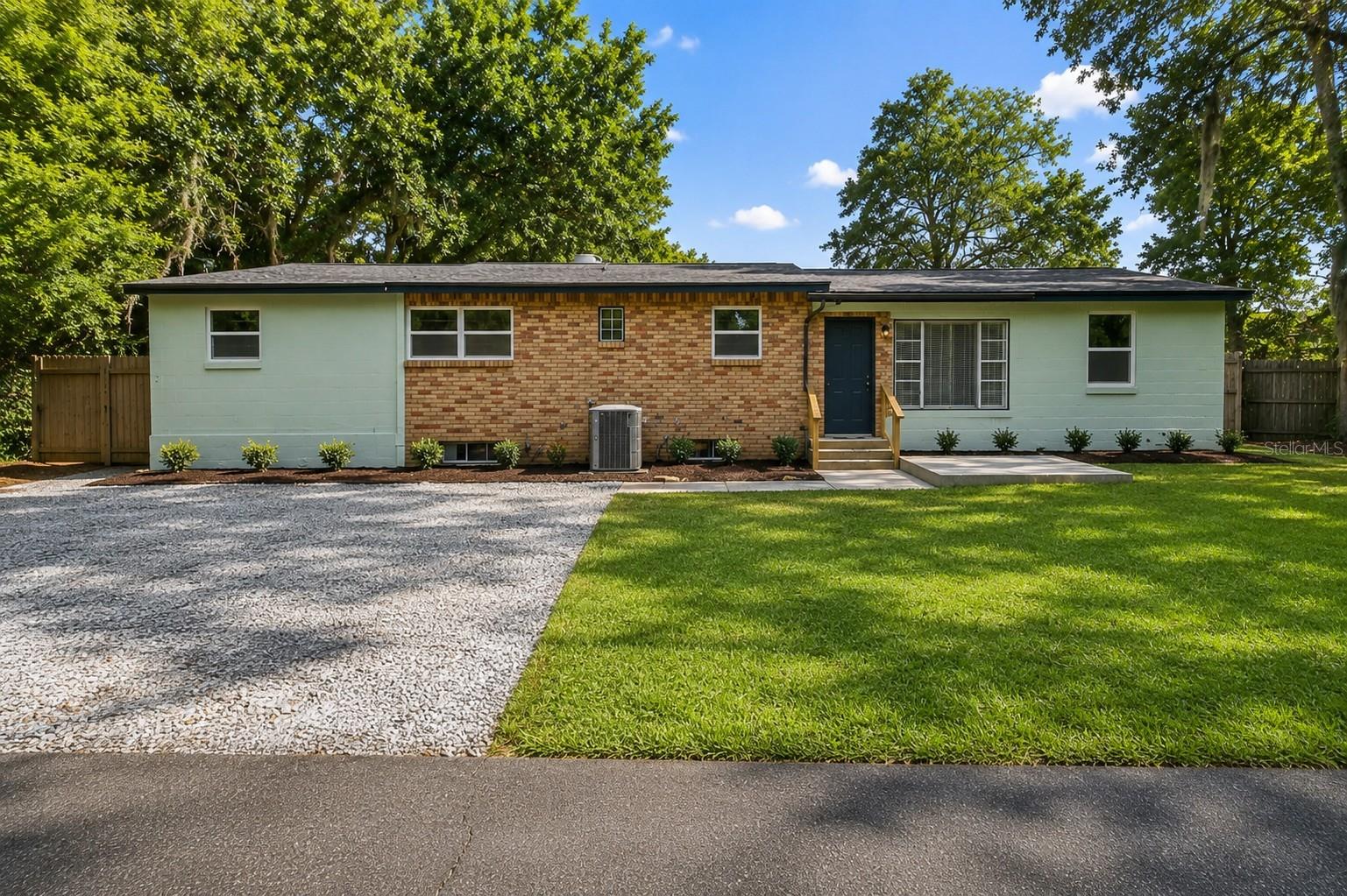 Single Family Residence in JACKSONVILLE, FL - Daniel Dourado