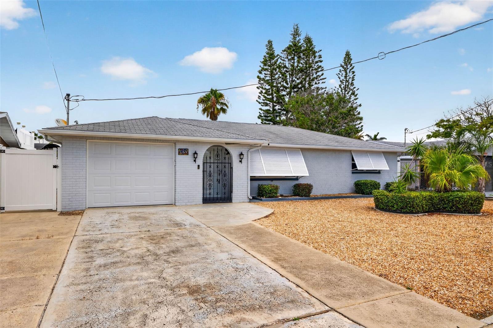 Single Family Residence in HUDSON, FL - Daniel Dourado
