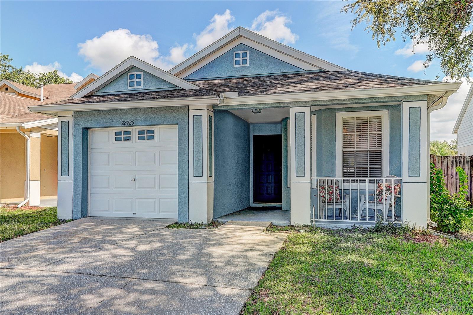 Single Family Residence in WESLEY CHAPEL, FL - Daniel Dourado