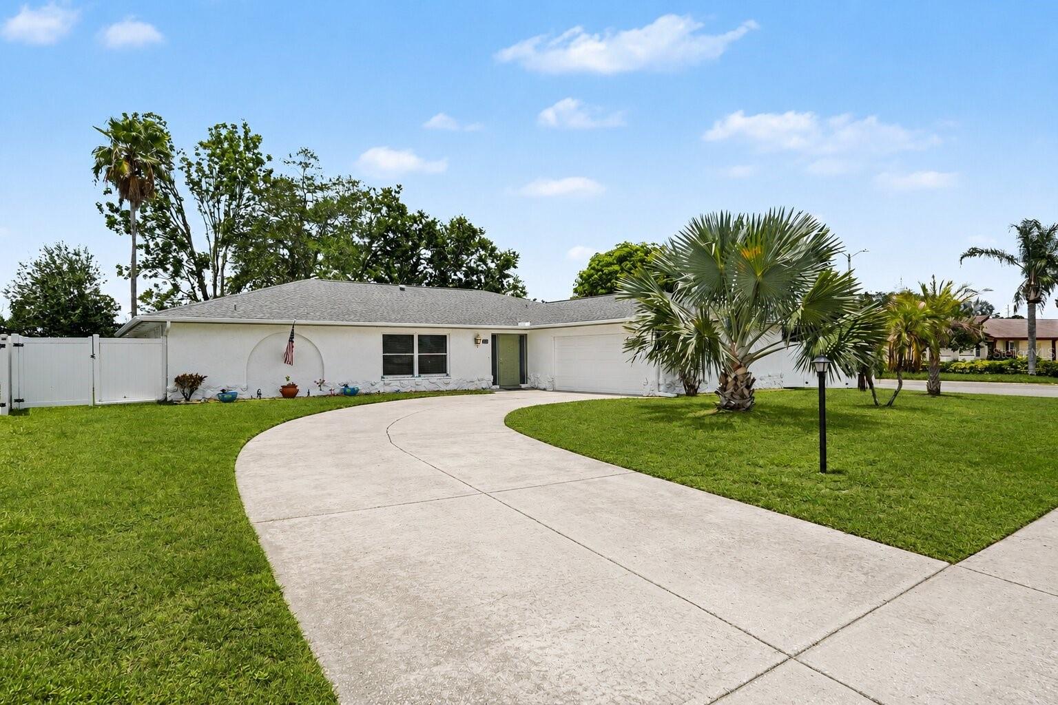 Single Family Residence em SUN CITY CENTER, FL - Daniel Dourado