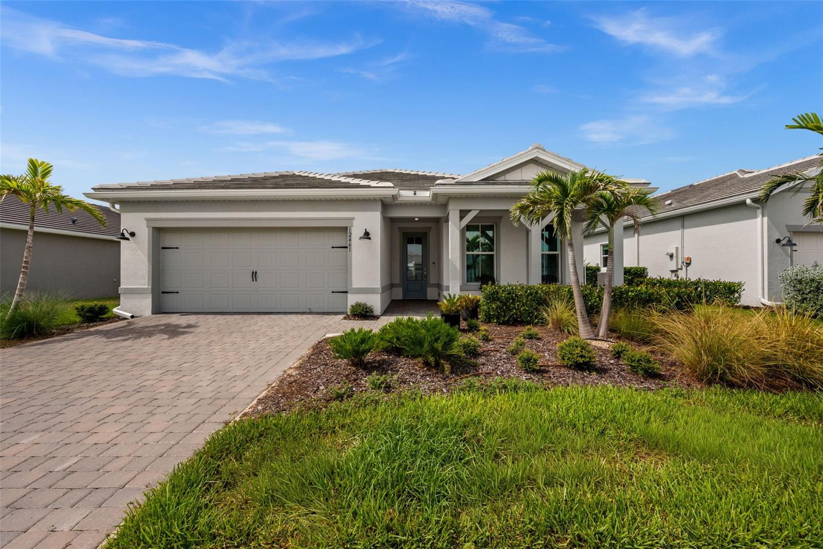 Single Family Residence in ALVA, FL - Daniel Dourado