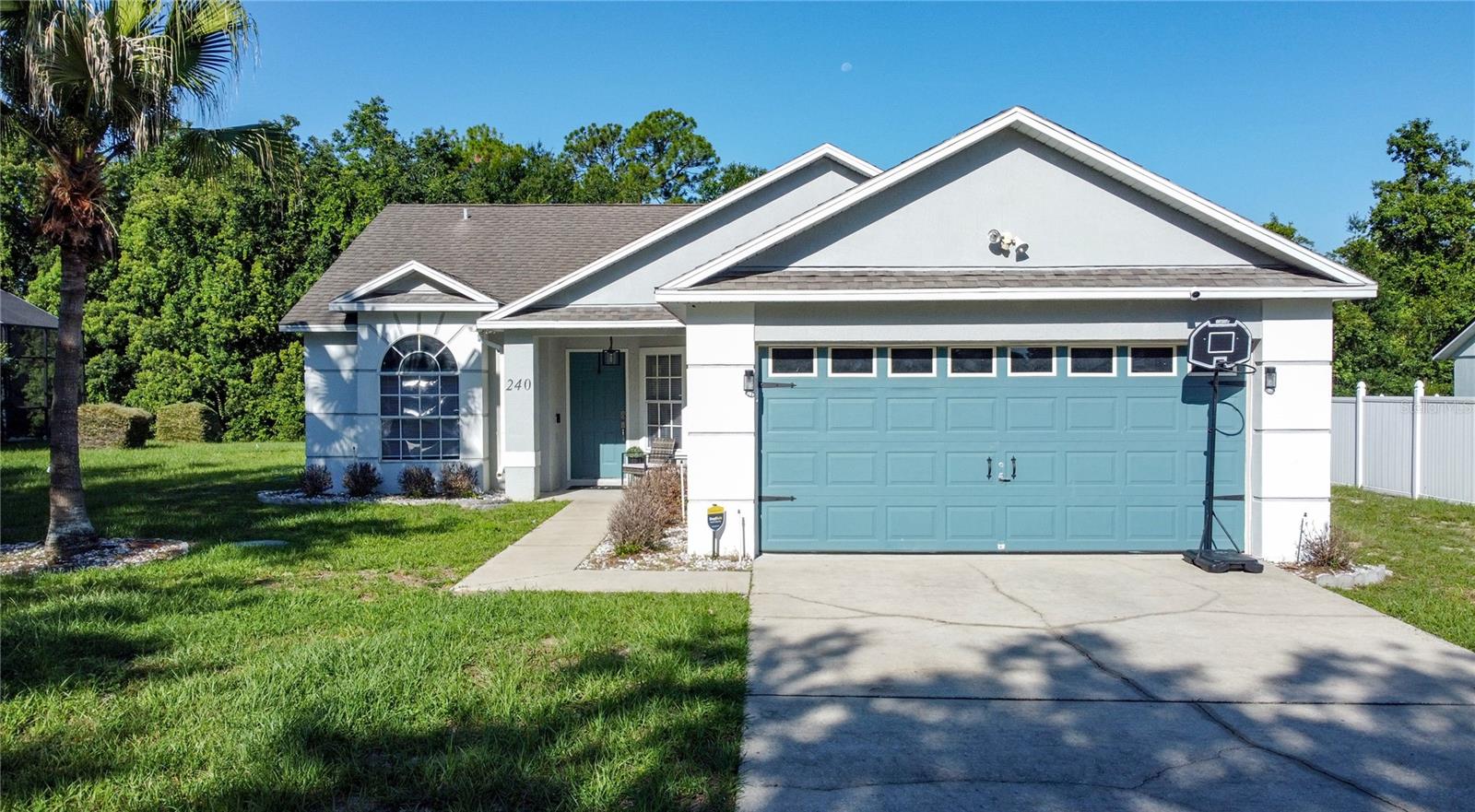 Single Family Residence in DAVENPORT, FL - Daniel Dourado