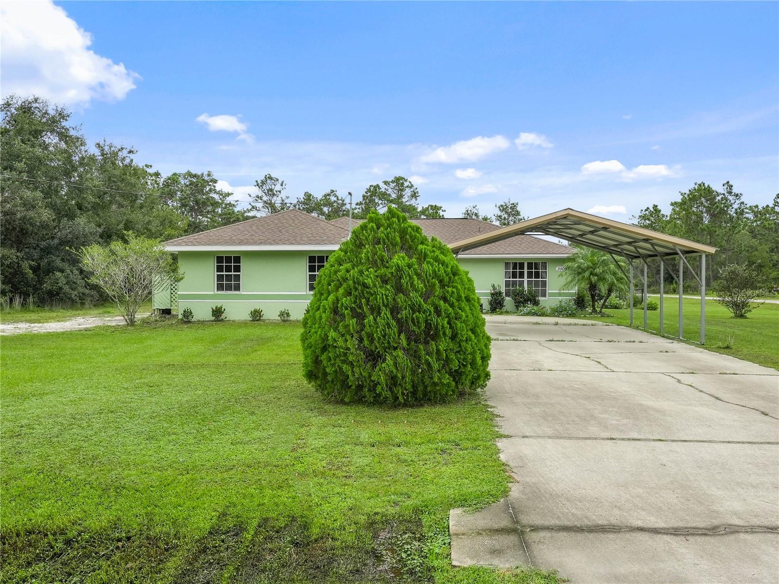 Single Family Residence em INDIAN LAKE ESTATES, FL - Daniel Dourado