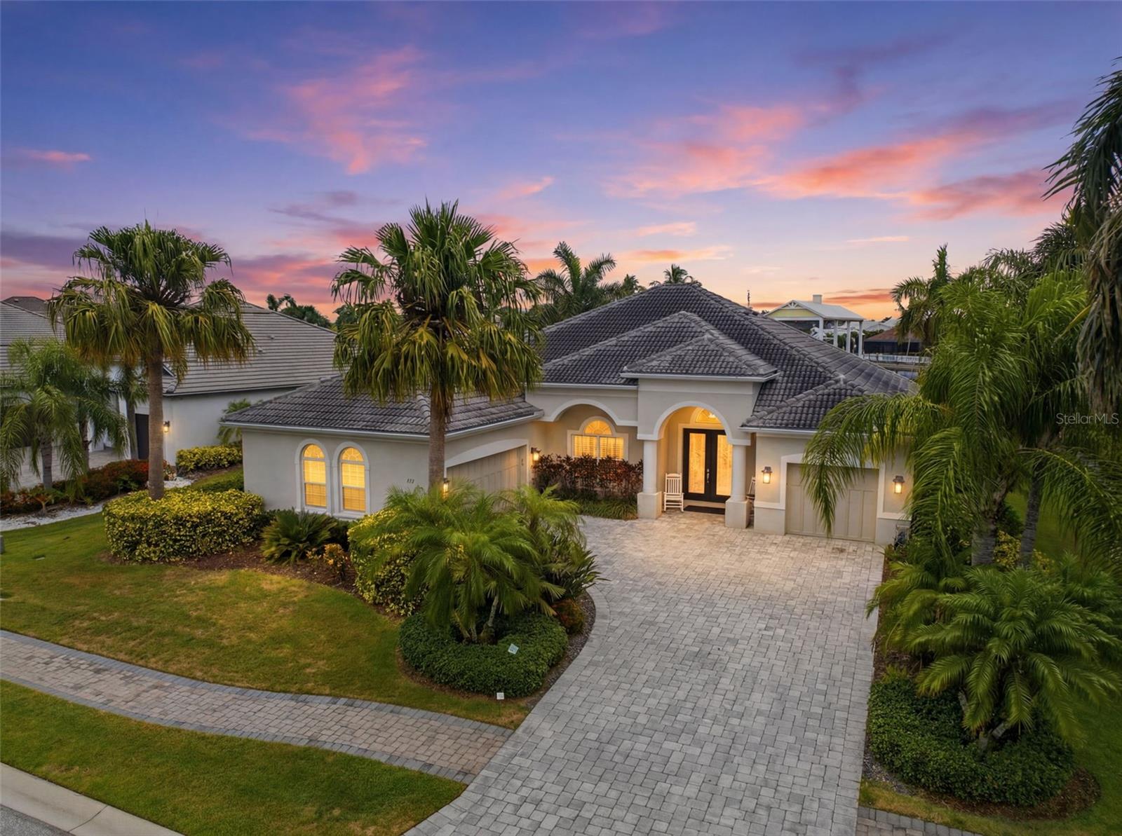 Single Family Residence in BRADENTON, FL - Daniel Dourado