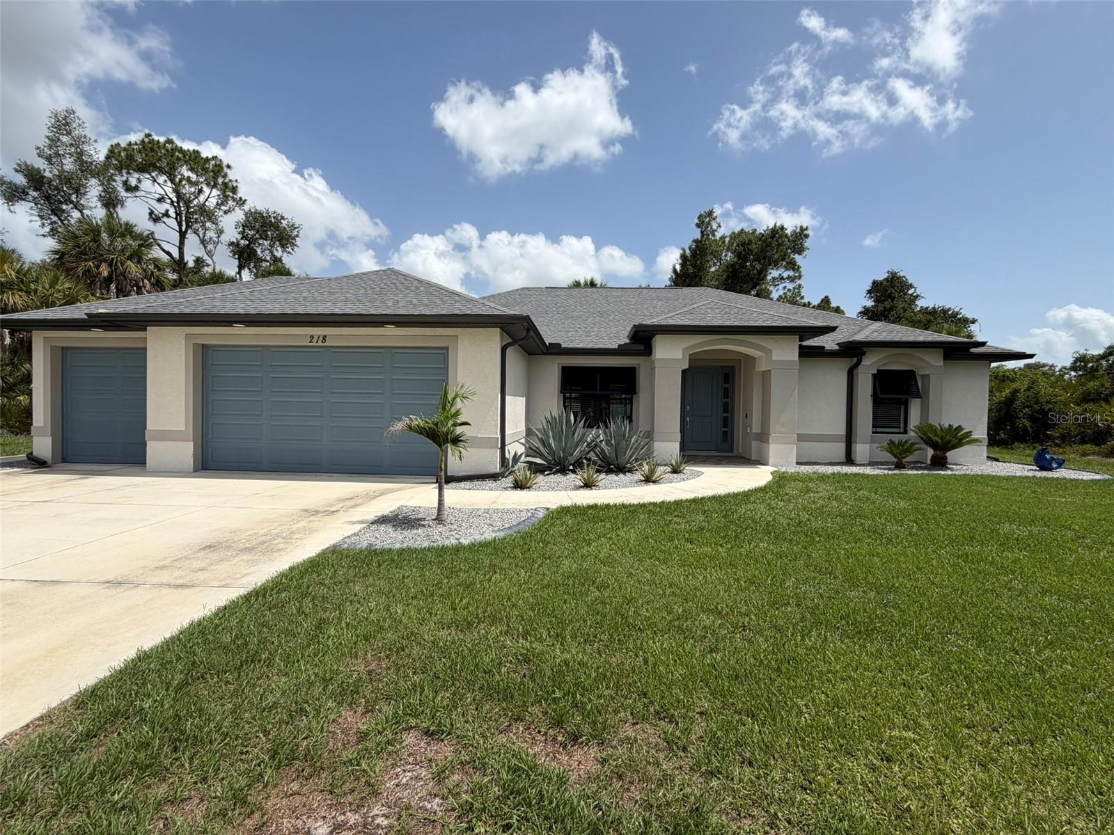 Single Family Residence em ROTONDA WEST, FL - Daniel Dourado