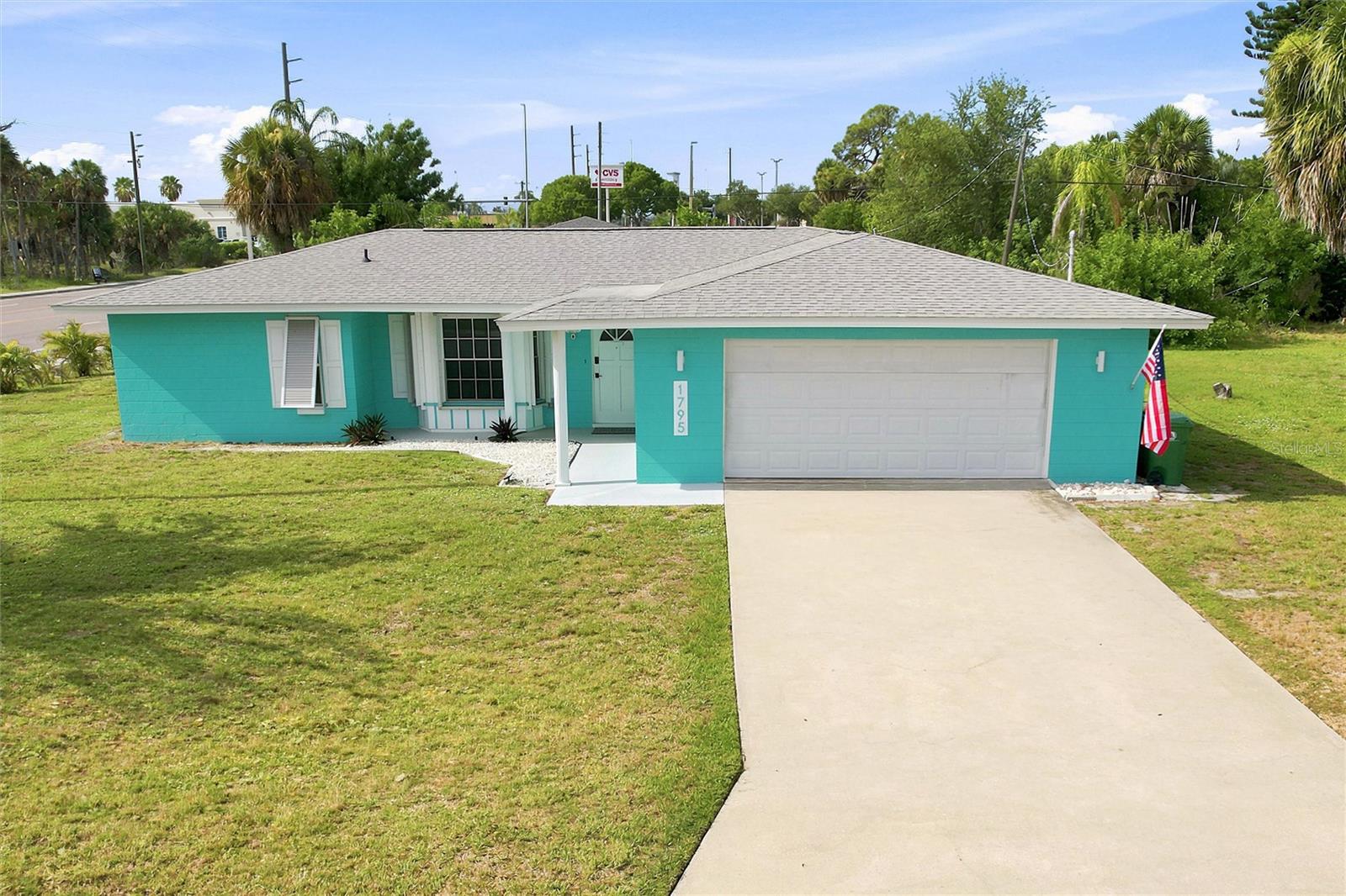 Single Family Residence in ENGLEWOOD, FL - Daniel Dourado