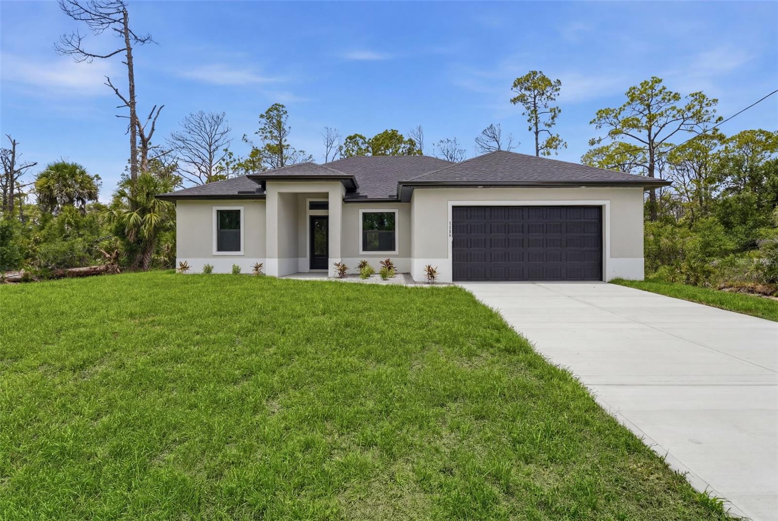 Single Family Residence em PORT CHARLOTTE, FL - Daniel Dourado