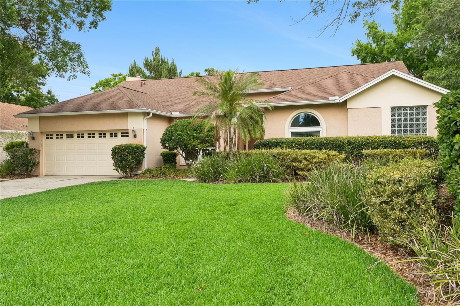 Single Family Residence in ORLANDO, FL - Daniel Dourado