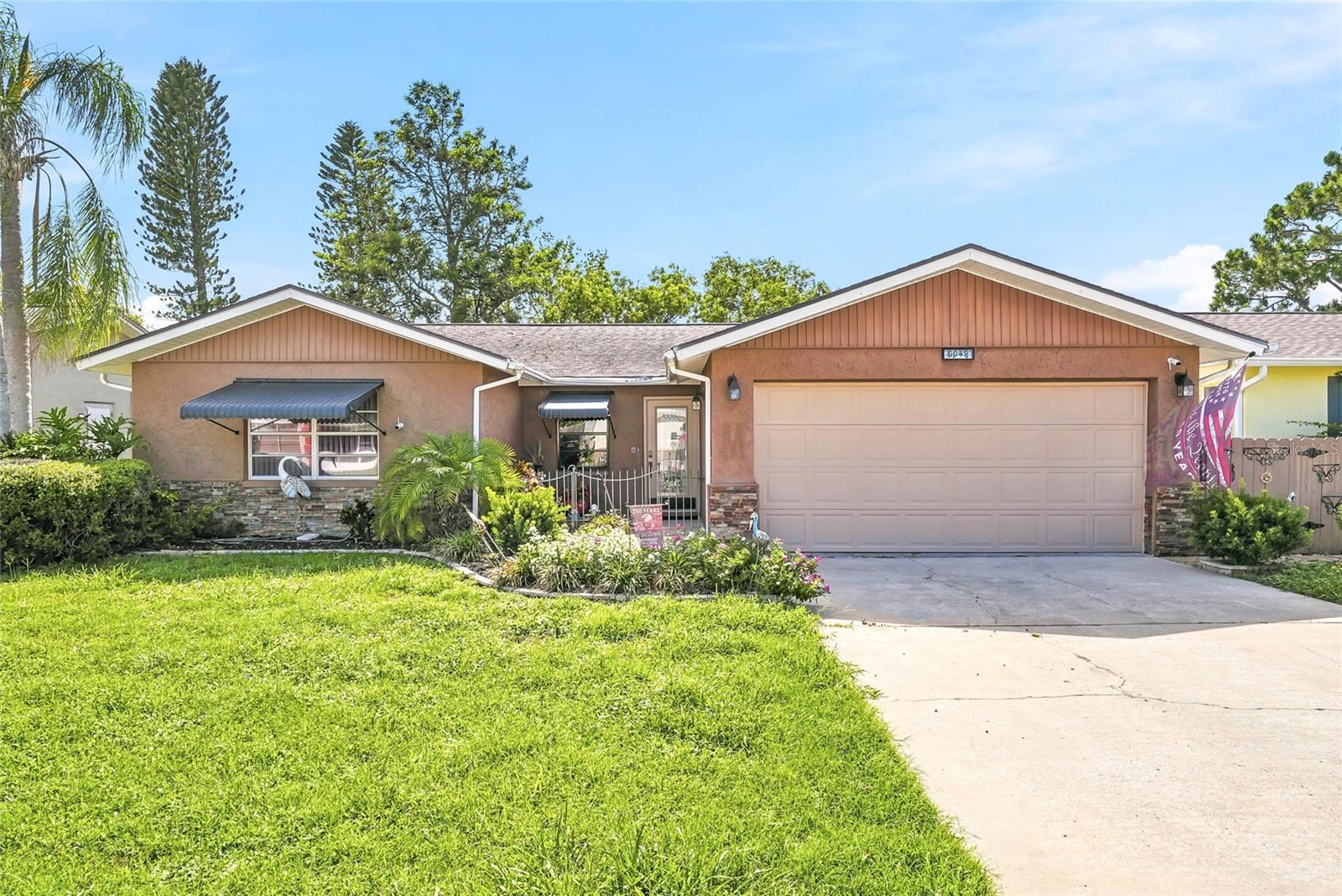 Single Family Residence in NEW PORT RICHEY, FL - Daniel Dourado