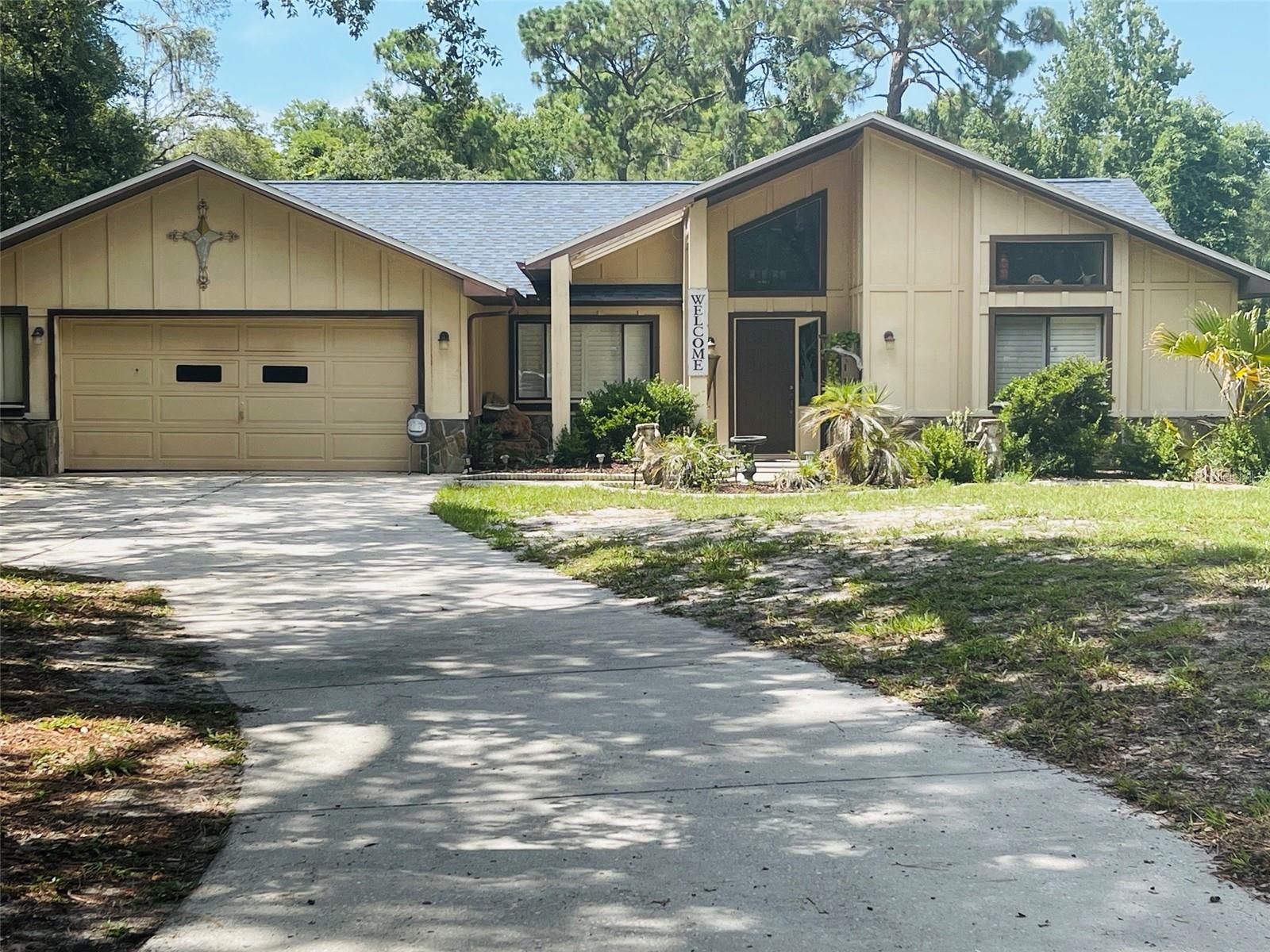Single Family Residence in NEW PORT RICHEY, FL - Daniel Dourado