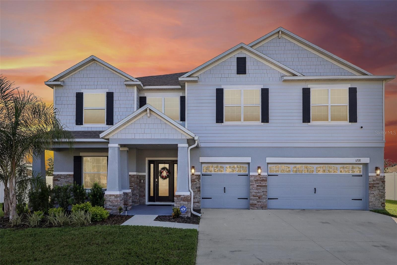 Single Family Residence in HAINES CITY, FL - Daniel Dourado