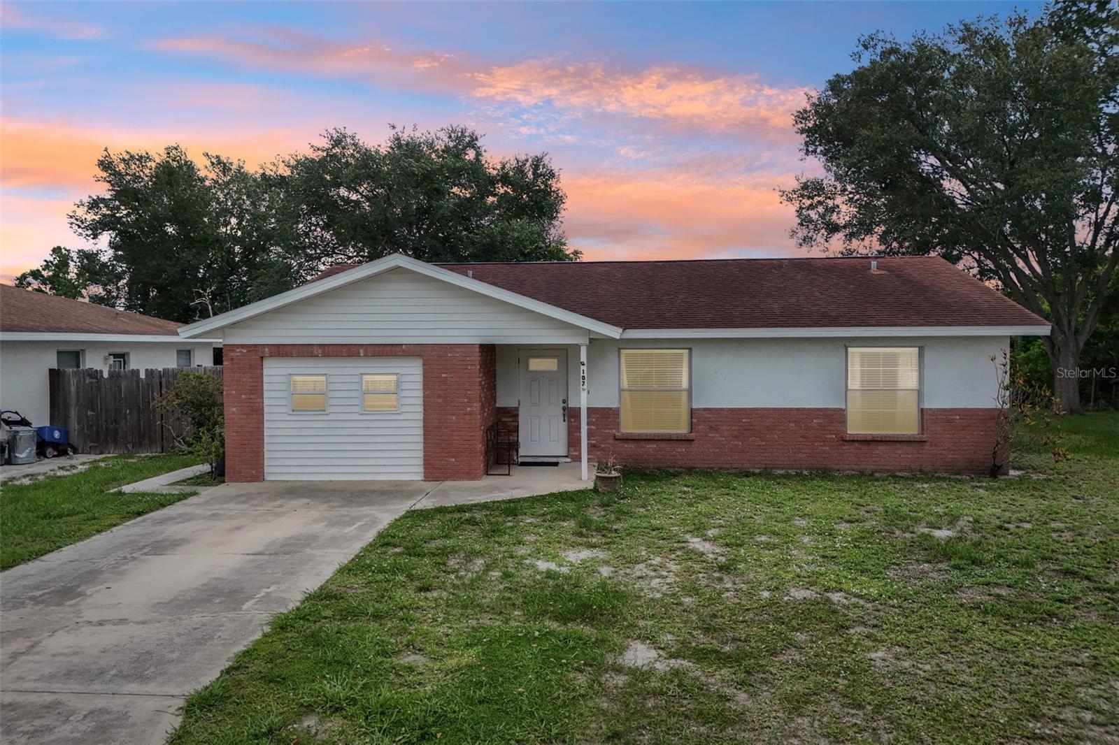Single Family Residence in BRADENTON, FL - Daniel Dourado