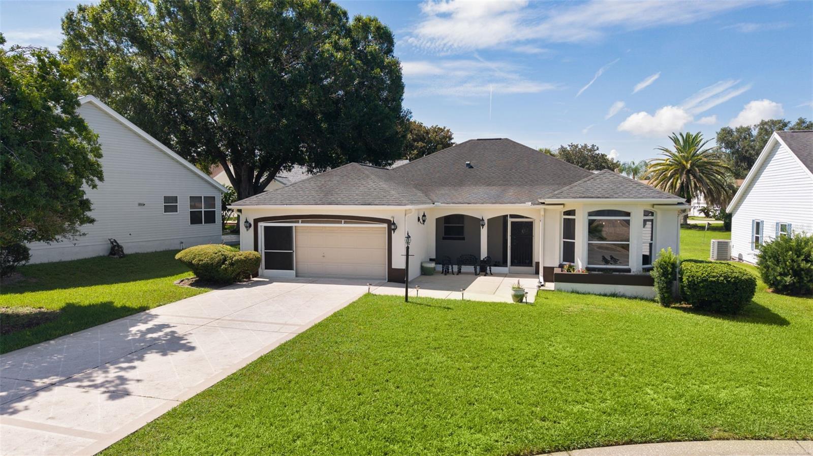 Single Family Residence in LADY LAKE, FL - Daniel Dourado