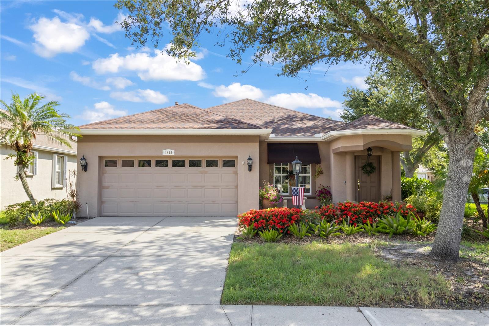 Single Family Residence in BRADENTON, FL - Daniel Dourado