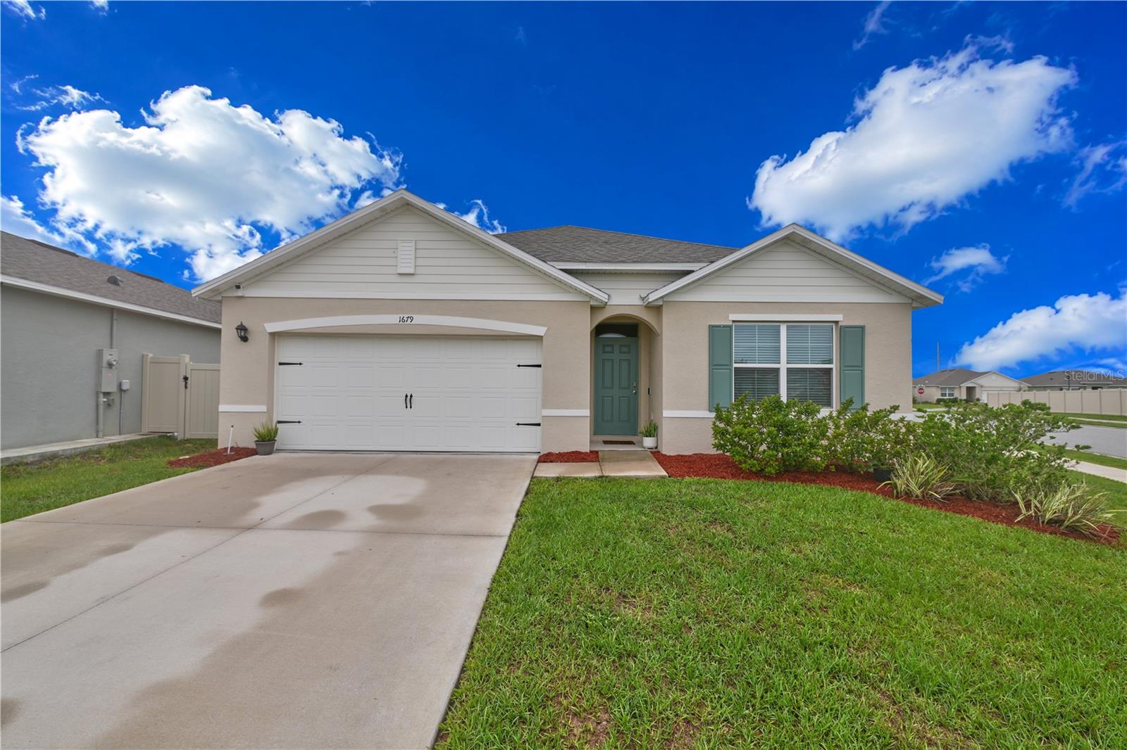 Single Family Residence in ZELLWOOD, FL - Daniel Dourado