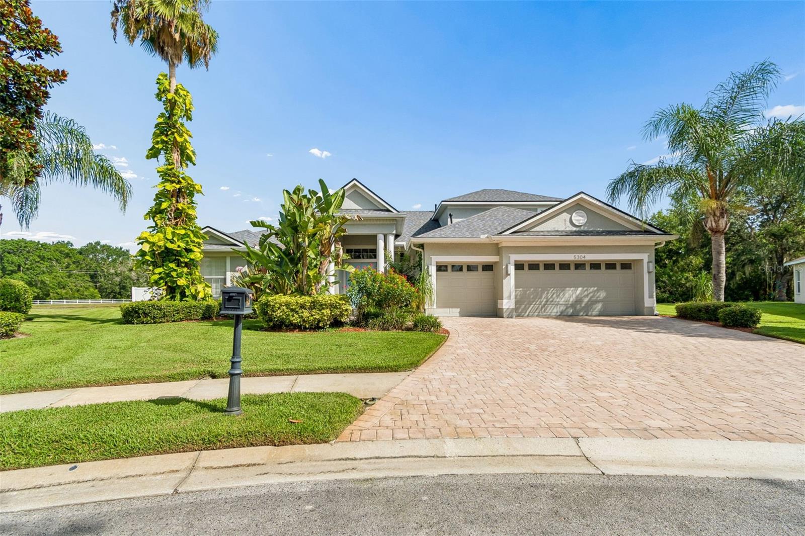 Single Family Residence em LUTZ, FL - Daniel Dourado