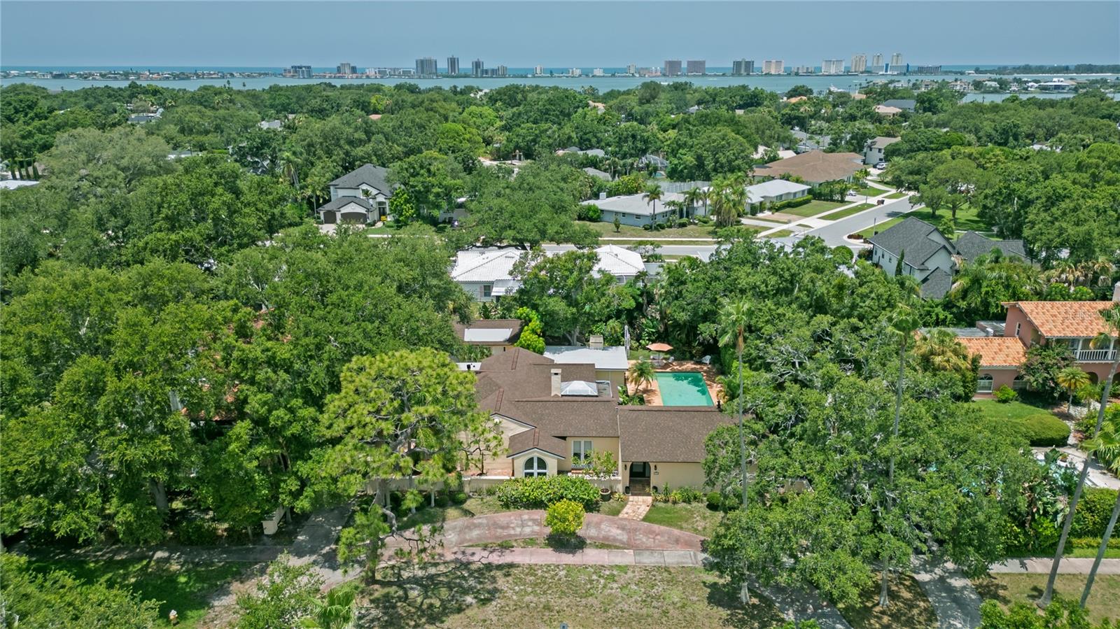 Single Family Residence em BELLEAIR, FL - Daniel Dourado