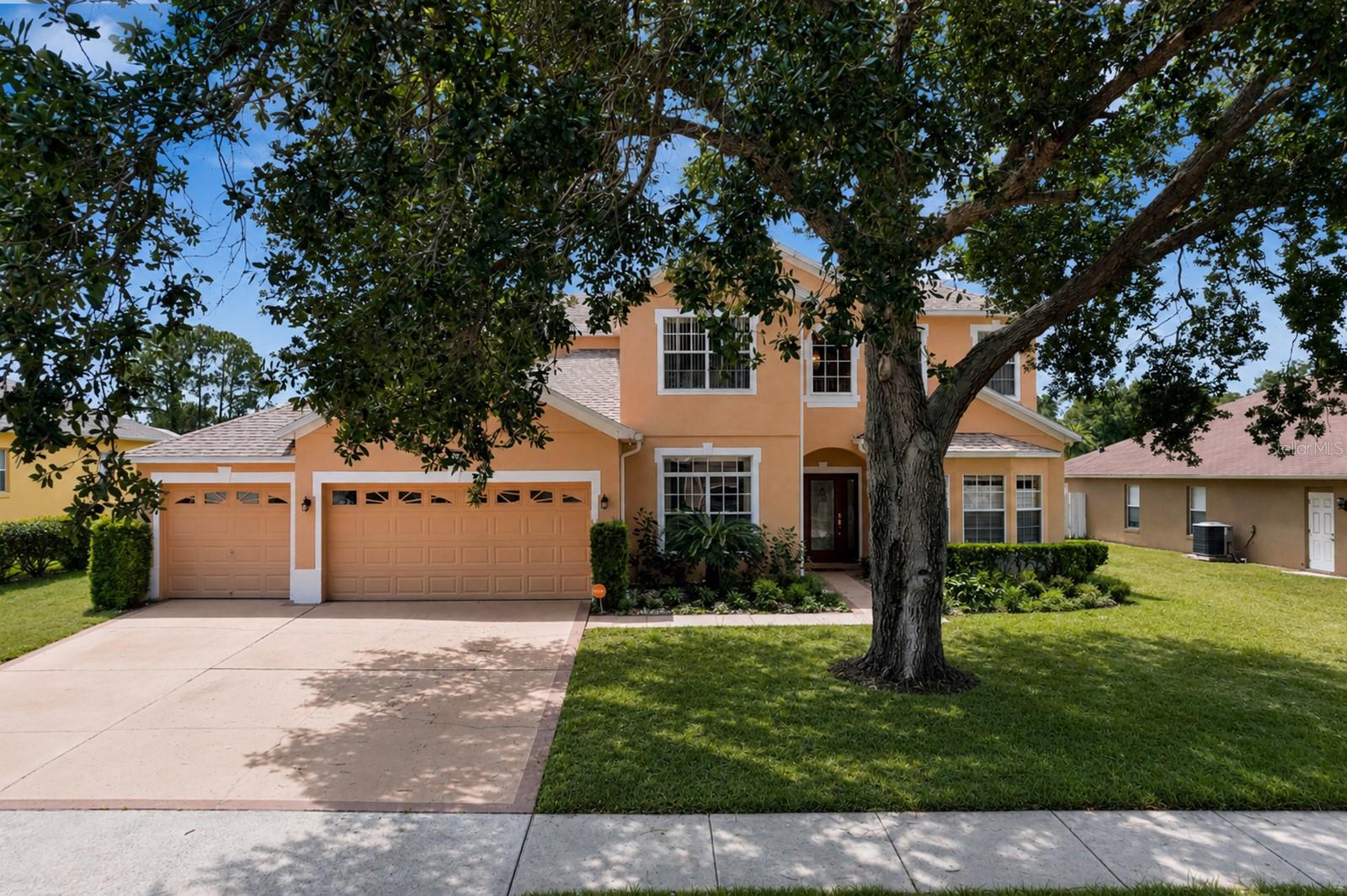 Single Family Residence in LAKE MARY, FL - Daniel Dourado