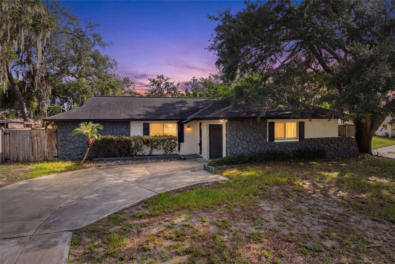 Single Family Residence in LONGWOOD, FL - Daniel Dourado