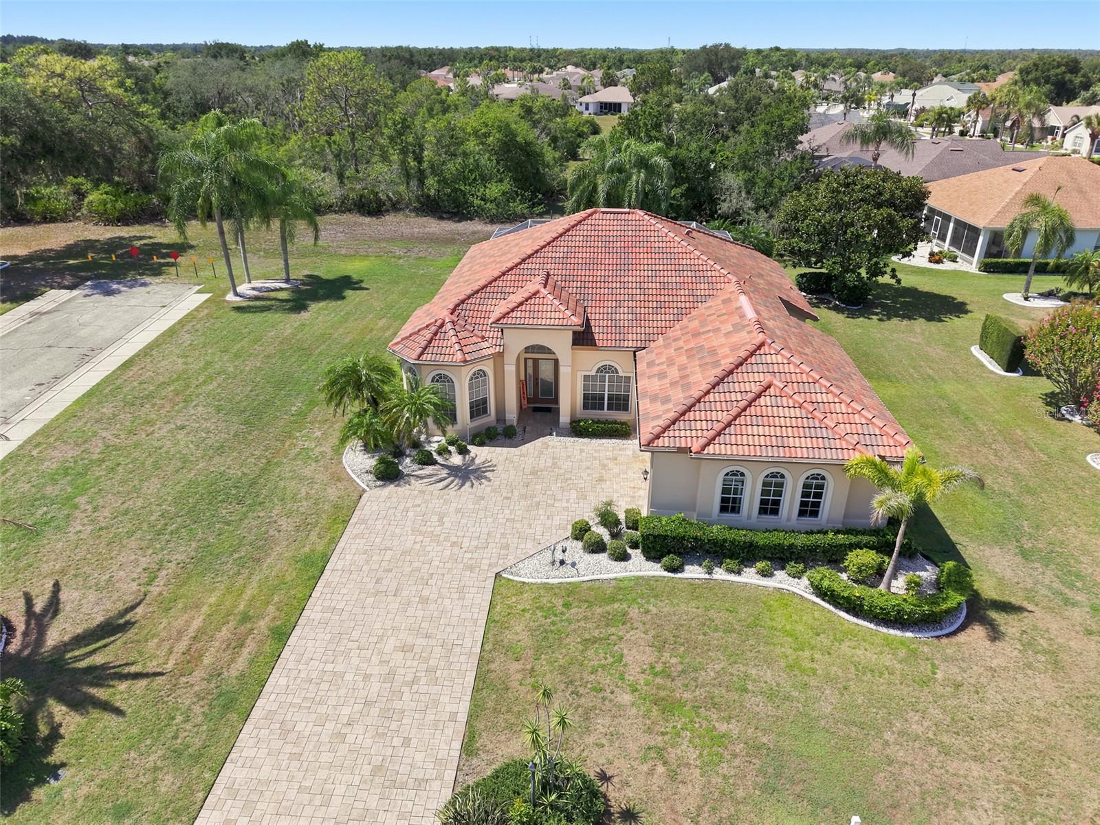 Single Family Residence em SUN CITY CENTER, FL - Daniel Dourado