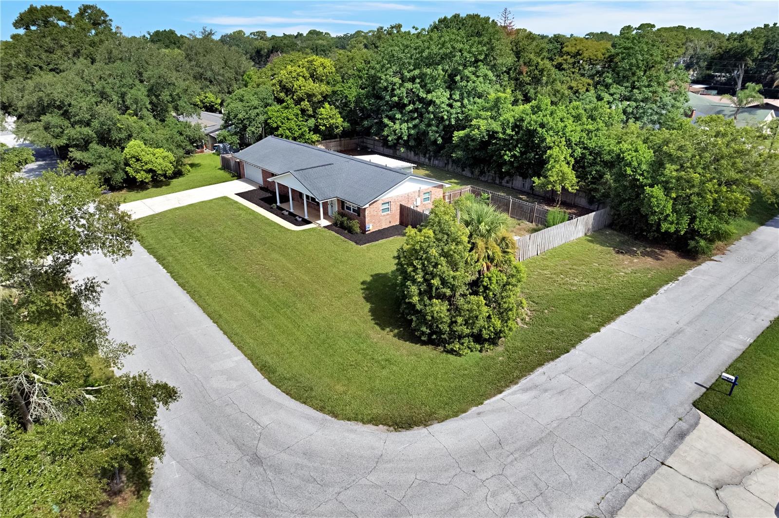 Single Family Residence in ALTAMONTE SPRINGS, FL - Daniel Dourado
