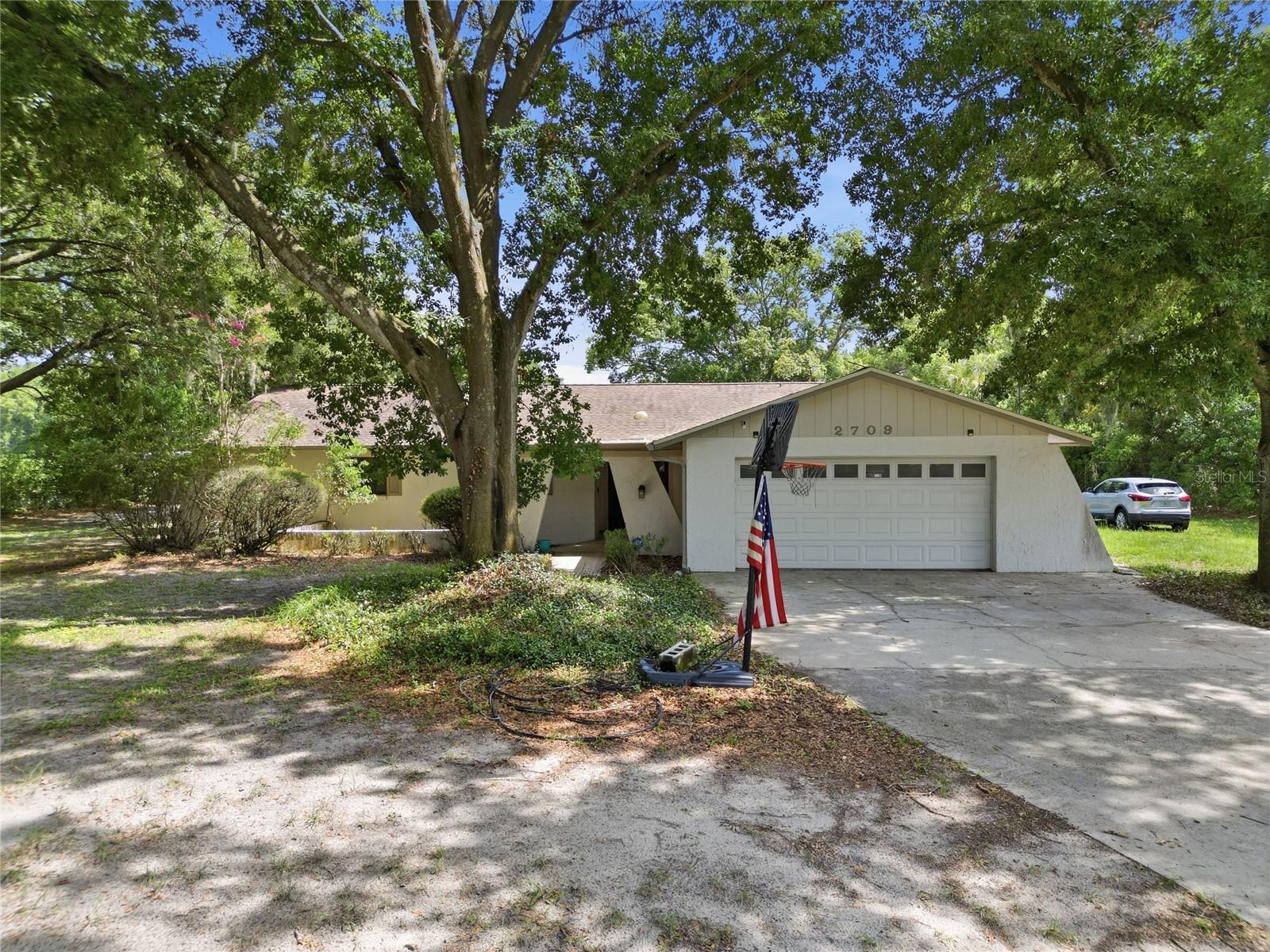 Single Family Residence em PLANT CITY, FL - Daniel Dourado