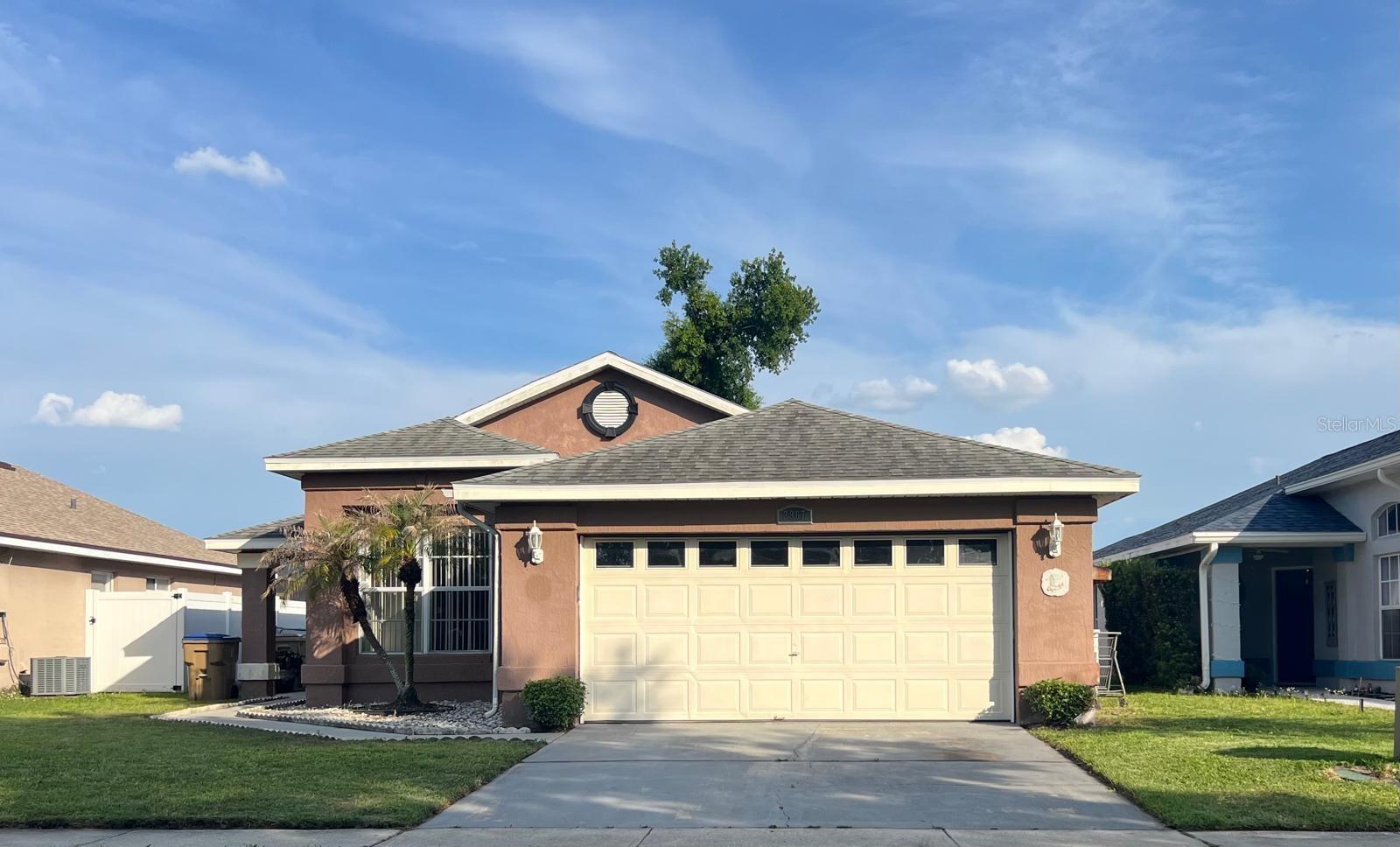 Single Family Residence em KISSIMMEE, FL - Daniel Dourado