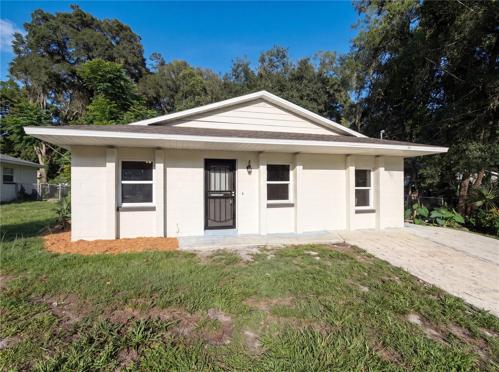Single Family Residence in ORANGE CITY, FL - Daniel Dourado