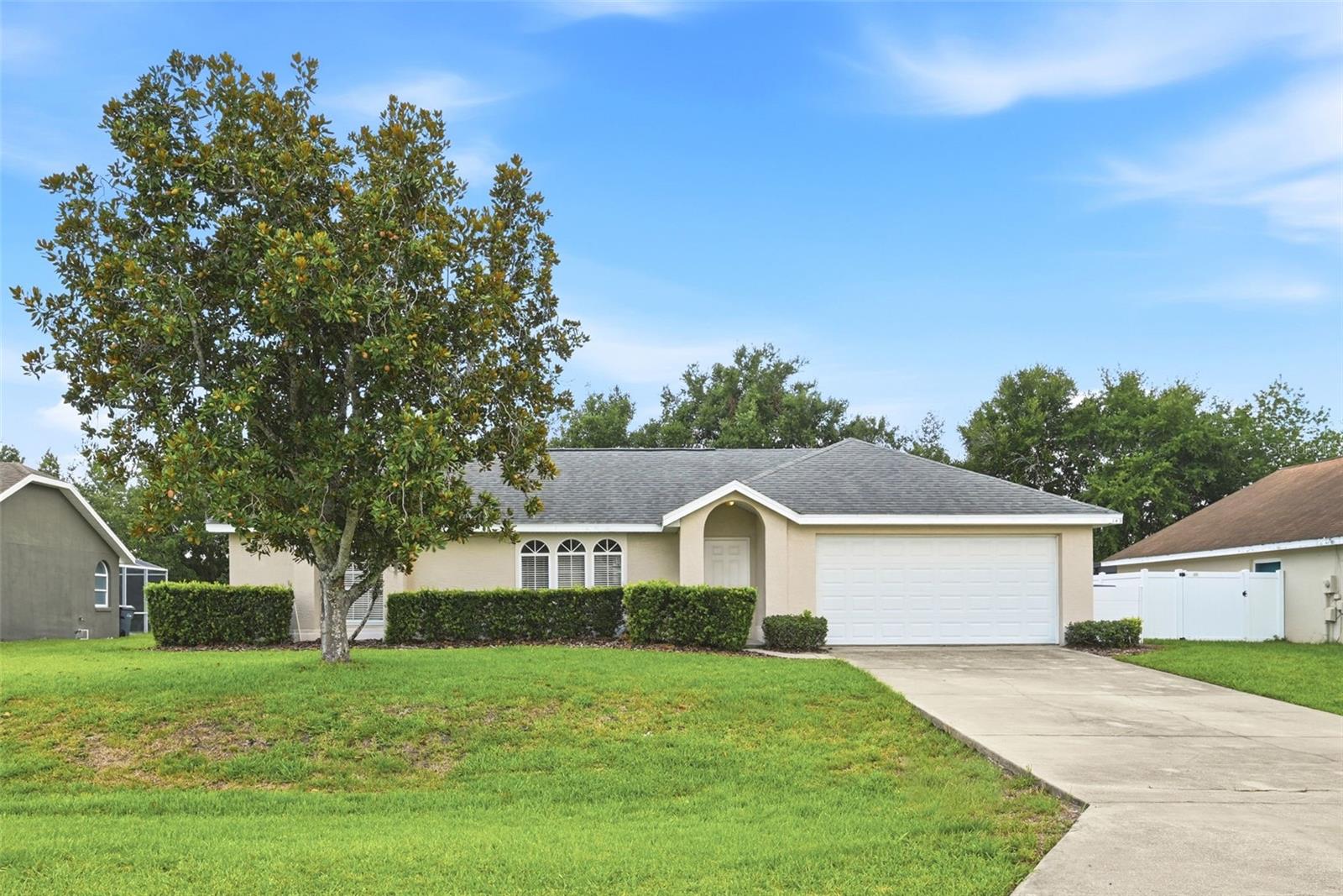 Single Family Residence in DAVENPORT, FL - Daniel Dourado