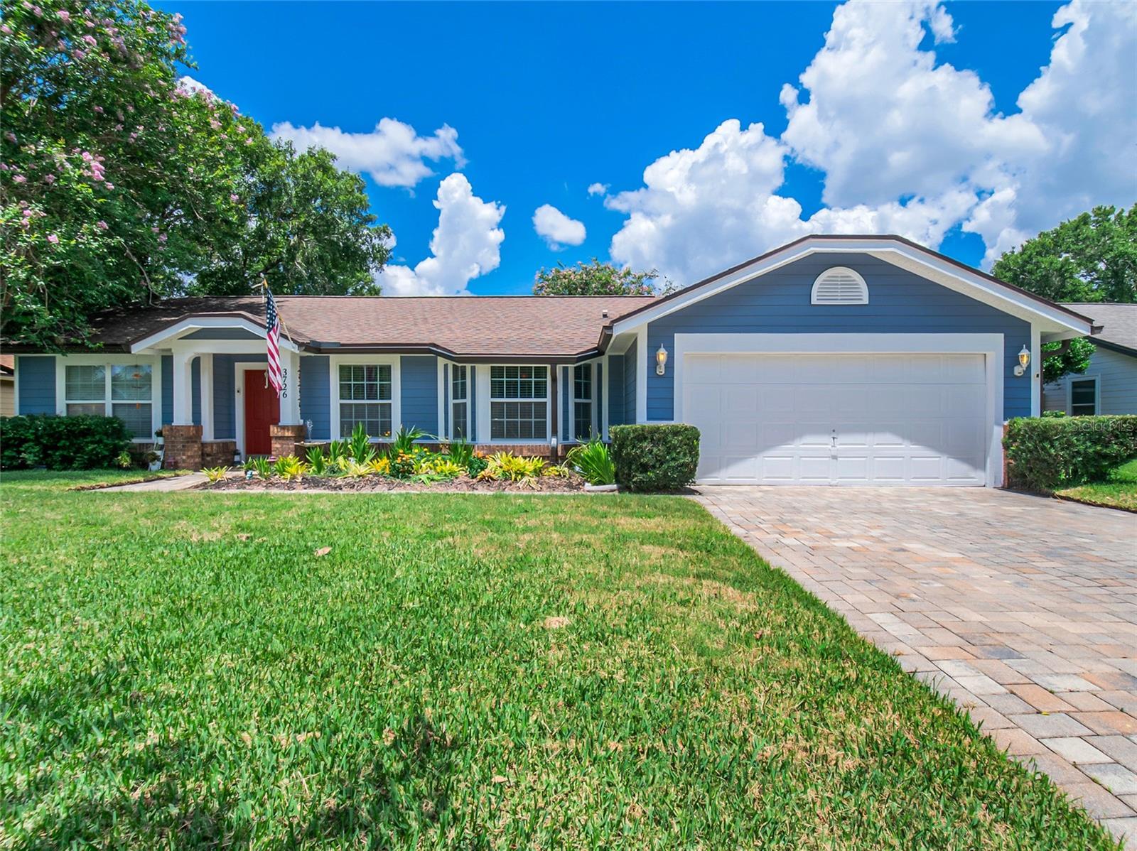 Single Family Residence in ORLANDO, FL - Daniel Dourado