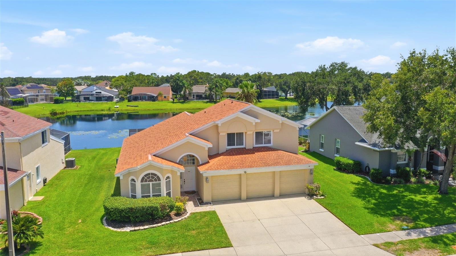 Single Family Residence in ORLANDO, FL - Daniel Dourado